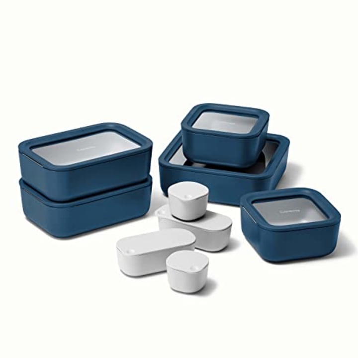 plastic containers with lids